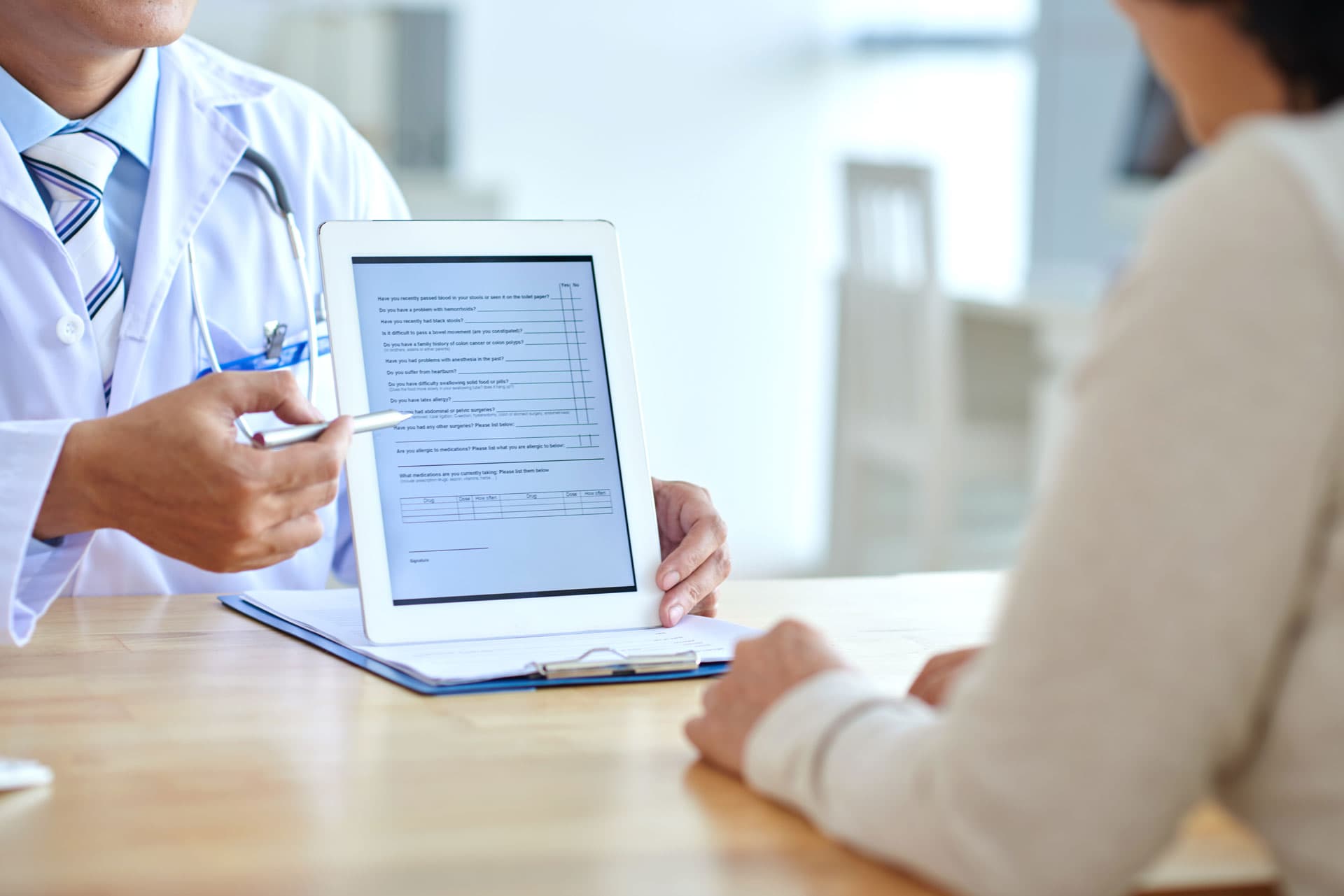 doctor-with-digital-tablet